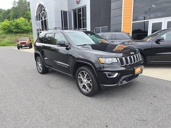 JEEP GRAND CHEROKEE 2018 1C4RJFBG9JC249205 image